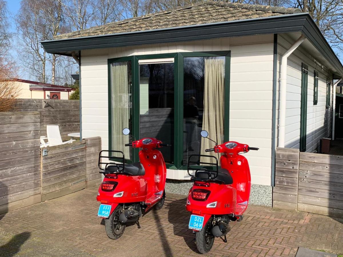 Ruim Familie Chalet Tot 4 Personen Op De Veluwe Bungalowpark De Kern Putten Exterior foto