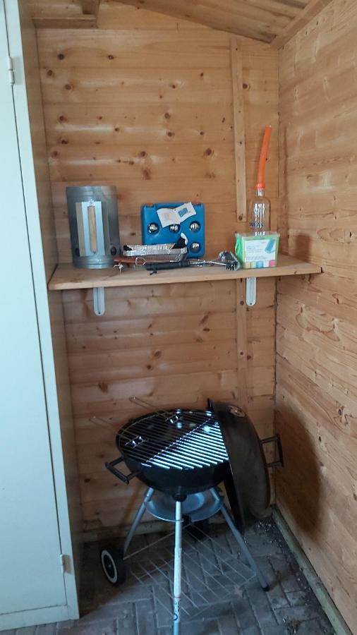 Ruim Familie Chalet Tot 4 Personen Op De Veluwe Bungalowpark De Kern Putten Exterior foto